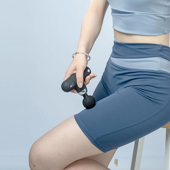 ماساژور تفنگی گرین لاین Green Lion Mini Massage Gun Pro با باتری 800 میلیآمپری، سبک و کمصدا
